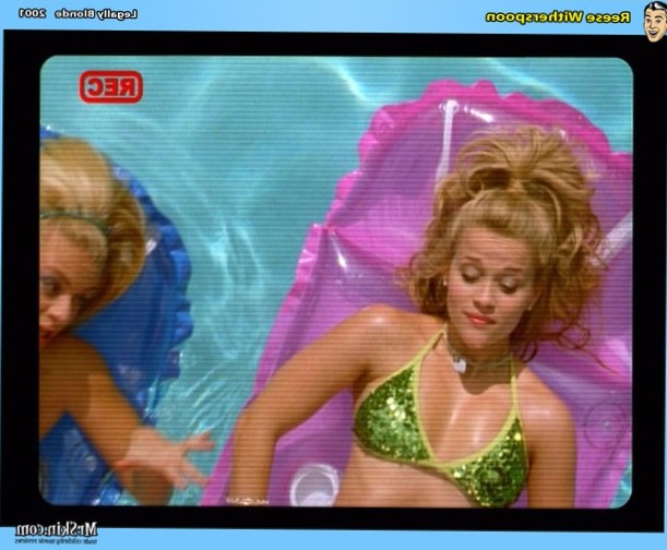 Reese Witherspoon in a hot green bikini